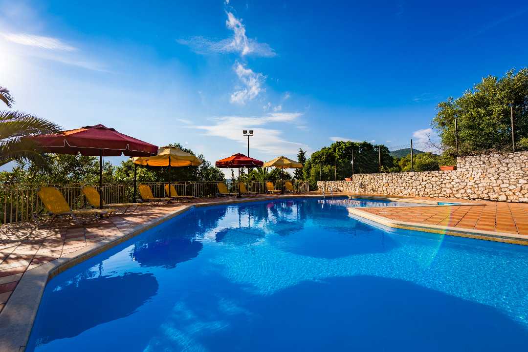 Villa Mazourka pool area